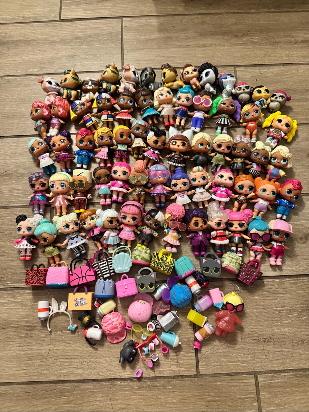 L.O.L. Surprise! Mini Doll Collection - Pink, Purple, Blue, Yellow, Black, White - Picture 2 of 7